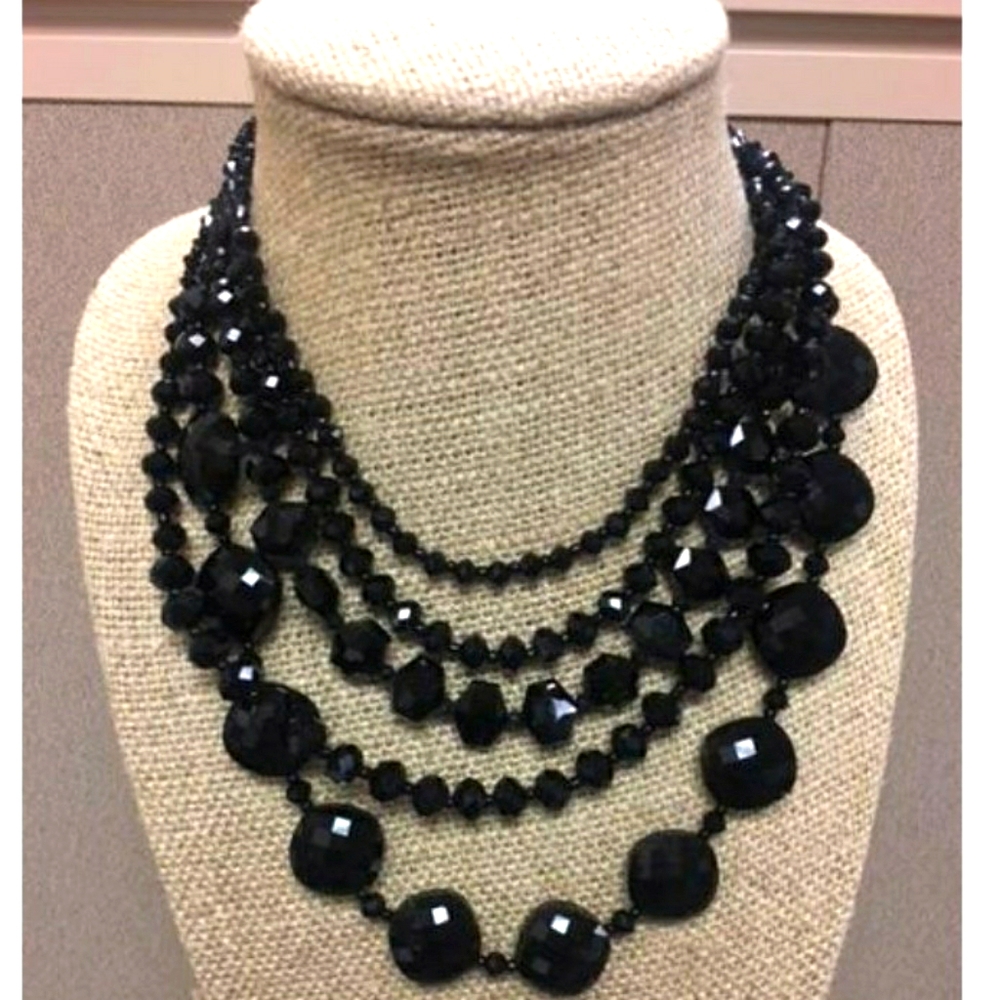 NWT - Layer Necklace